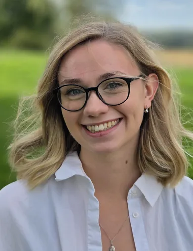 Anna Kolomá, Dis.